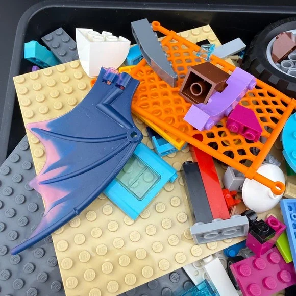 Lego Bulk Lot 2lb Mixed Multicolor Bricks Plates Wheels Specialty Pieces - Picture 4 of 6